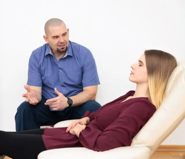 Hypnosecoach und Hypnosetrainer René Schodl erklärt, wie Hypnose funktioniert und warum sie heute als wirksame Methode zur Veränderung von Gewohnheiten und Denkmustern gilt. | Foto: Rene Schodl