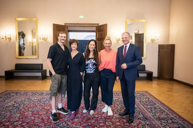 Michael Steinocher, Katharina Stemberger, Miriam Hie, Angelika Niedetzky, Landeshauptmann Thomas Stelzer (ÖVP). | Foto: Land OÖ / Max Mayrhofer