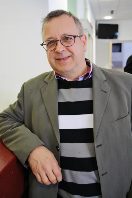 Zu Fotografie, Keramik und Malerei gibt’s literarische Kunst von Bernhard Valta. | Foto: Edith Ertl