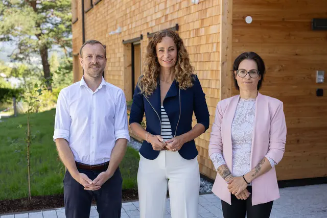 Kinderdorf-Leiter Christian Murer, Landesrätin Eva Pawlata und Astrid Schranz bei der Eröffnung. | Foto: Kinderdorf