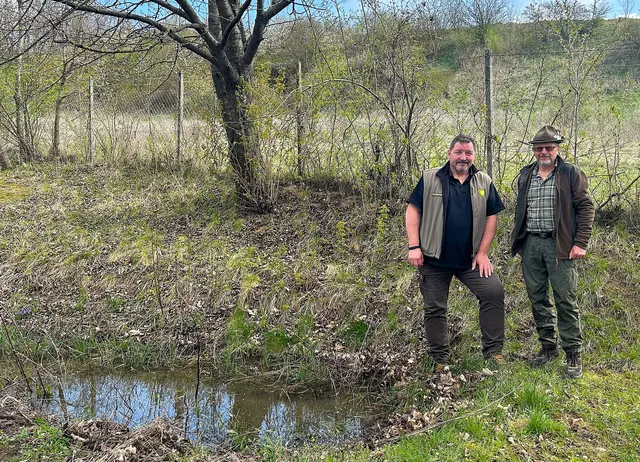 Oberschützenmeister Josef Kohzina und Mistelbachs Jagdleiter Franz Schreiber.
 | Foto: Schützenverein-Mistelbach 