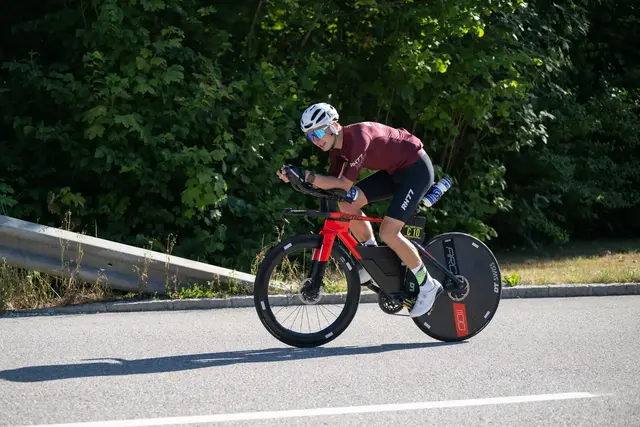 Race Around Austria Challenge: David Hofmann aus Laakirchen bewältigte die Strecke ( 560 Kilometer und rund 6.500 Höhenmeter) in 20 Stunden und 11 Minuten | Foto: Christina Berger