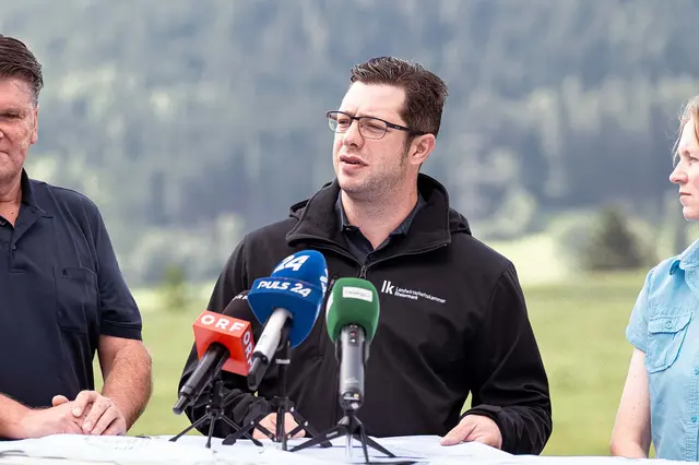 Richard Judmaier, Bezirksobmann der Landwirtschaftskammer Leoben, zeigte sich tief betroffen vom Hofschicksal der Familie Ofner. | Foto: LK Steiermark/Daniel Winter