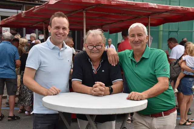 Gut gelaunt am Markt: Stadtrat Marc Seper, Reinhard Kracher und Vizebürgermeister Michael Leitgeb | Foto: MeinBezirk/Michael Strini