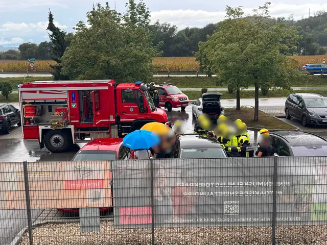 Da es regnete, war die Gefahr einer Überhitzung nicht gegeben. | Foto: Fire Veiter - FF St.Veit/Glan