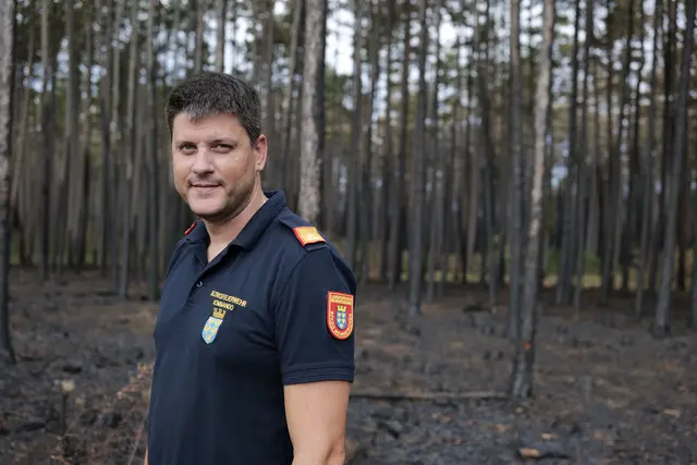 Bezirksfeuerwehrkommandant Mario Lukas von der Freiwilligen Feuerwehr Neunkirchen-Stadt. | Foto: Santrucek