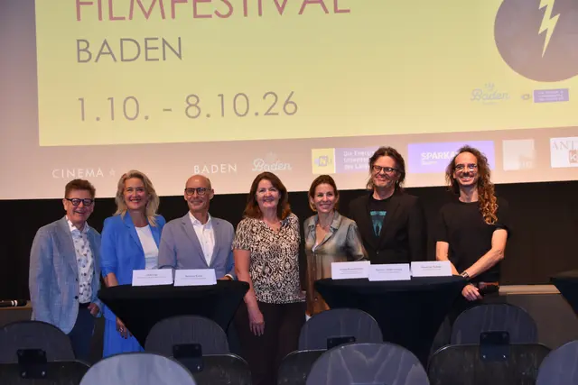 Gerfried Koch (Stadtgemeinde Baden), Ulrike List (BESTLIST Immobilien GmbH), Reinhard Keider (Sparkasse Baden), Christa Ruspeckhofer (eNu), Carmen Jeitler-Cincelli (Bürgermeisterin), Andreas Syllaba (CP-Kino-Kultur-BetriebsgmbH) und Andreas Sattra (Cinema Paradiso Baden). | Foto: Mirjam Preineder