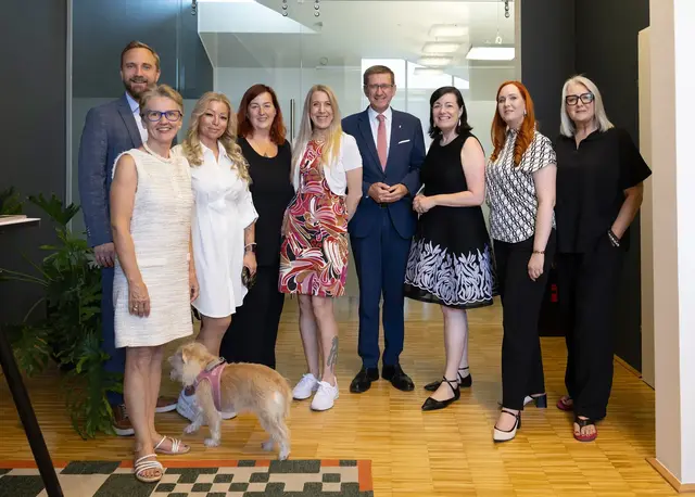  Martin Oberndorfer, Marietta Aschauer-Kraft, Nicole Maria Mack, Ilona Fey, Susanne Neumüller, Markus Achleitner, Sybille Prähofer, Sonja Krennmair, Sabine Starmayr. | Foto: Land OÖ/Haag