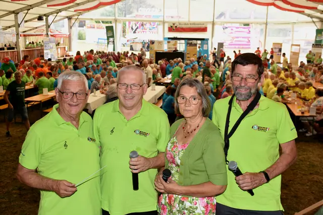Mit dem Bezirkswandertag des Seniorenbunds, der Senioren-Bezirksmusikkapelle und einem Kindernachmittag startete das Strudengauer Volksfest in das Festwochenende. | Foto: Robert Zinterhof