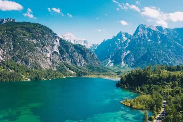 Der Grundwasserstrom aus den Almtaler Bergen reagiert deutlich langsamer auf Trockenperioden. | Foto: smarterpix/mdworschak