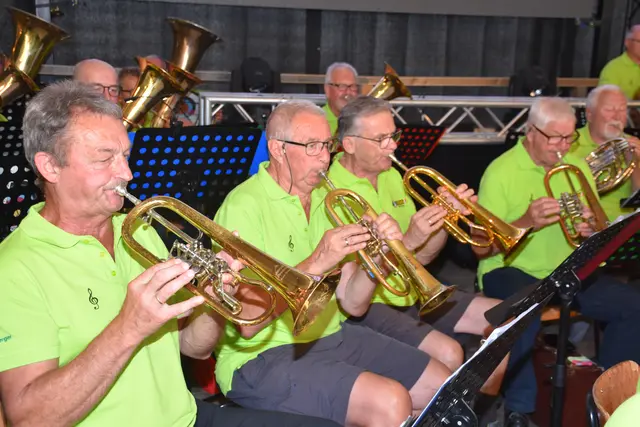 Mit dem Bezirkswandertag des Seniorenbunds, der Senioren-Bezirksmusikkapelle und einem Kindernachmittag startete das Strudengauer Volksfest in das Festwochenende. | Foto: Robert Zinterhof