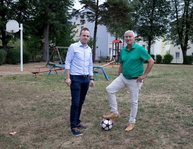 SPÖ-Stadtrat Marc Seper und Vizebürgermeister Michael Leitgeb wollen den Spielplatz in der Schubertgasse erhalten und sanieren. | Foto: SPÖ Oberwart