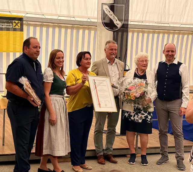 Mit einstimmigem Beschluss des Gemeinderates wurde Hebamme Gottfrieda Lamprecht die Ehrenbürgerschaft der Marktgemeinde Eisenkappel-Vellach verliehen. | Foto: Privat