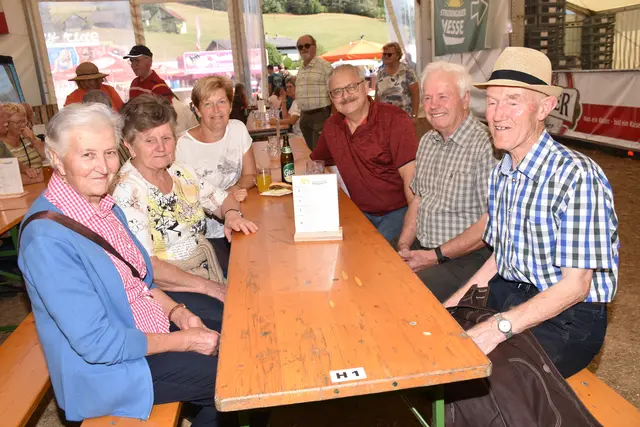 Die 50. Strudengauer Messe mit Volksfest und Kirtag isdt eröffnet.  | Foto: Robert Zinterhof & Bilal Usman
