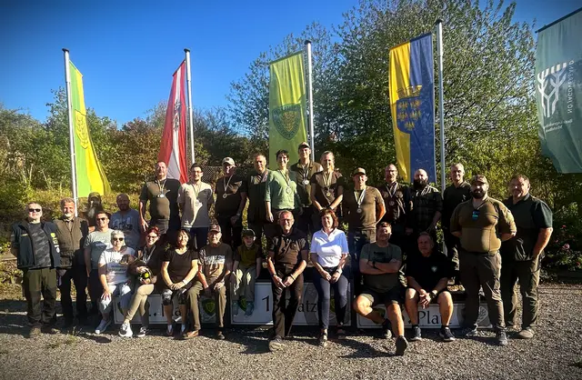 Instruktoren und Teilnehmer - Rudi und Alex Hutterer, Melanie Schuhböck, Andrea Meißl, Rudi Wiedermann, Nina, Christine Kohzina, Christian Kubis, Hans Meißl, Thomas Vavra, OSM Josef Kohzina, Thomas Vavra, Martin Gruber, Lukas Weinhofer, Erich Rauscher, Gernot Wiedermann, Rene Mazur, Franz Gutmayer, Rudi Dorn, Elisabeth Gruber, Simon Anzböck, Gudrun Hofer, Stefan Dannhof, Stefan Krebs, Raphael Hess, Markus Misch, Michael Smetana.
 | Foto: Schützenverein-Mistelbach