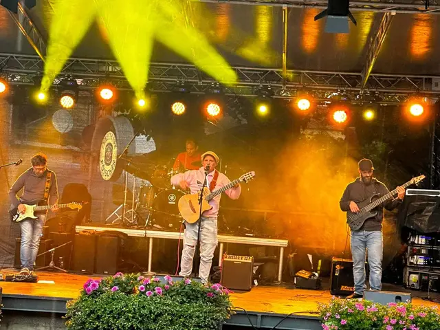 Leo Aberer und seine Band trotzten dem Regen am Köflacher Rathausplatz. | Foto: Stadtgemeinde Köflach