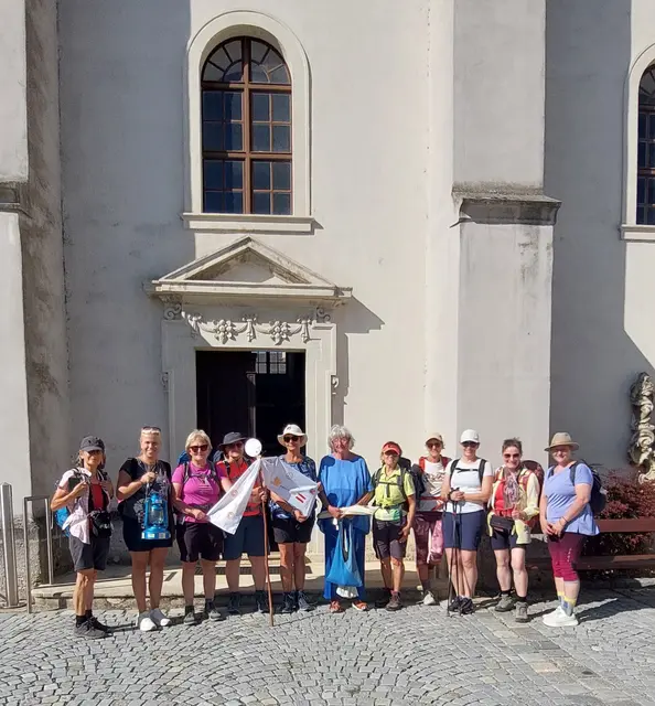 6. Etappe - Start vor der Pfarrkirche hl. Nikolaus in Purbach