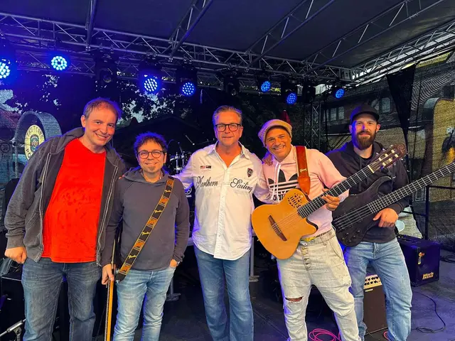 Bürgermeister Helmut Linhart zusammen mit den Musikern | Foto: Stadtgemeinde Köflach