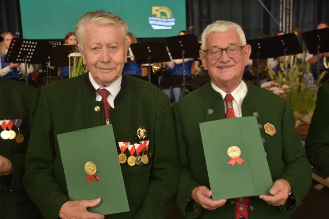 Die 50. Strudengauer Messe mit Volksfest und Kirtag ist eröffnet.  | Foto: Robert Zinterhof & Bilal Usman