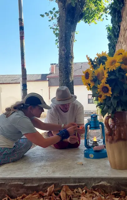 Alice und Martine entzünden die "Flame of Hope"