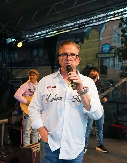 Bürgermeister Helmut Linhart begrüßte alle regenfesten Gäste herzlichst. | Foto: Stadtgemeinde Köflach