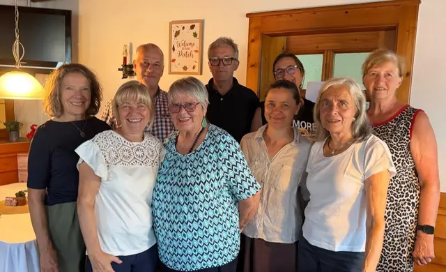 Mitglieder der „Völkermarkter Turmschreiber:innen“ freuen sich schon auf die Lesung am 28. August im "Goldenen Ochsen" in Völkermarkt. | Foto: Privat