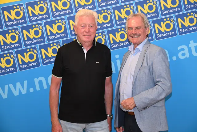Bezirksobmann August Grubhofer mit Landesobmann LT-Präs. Karl Wilfing. | Foto: NÖs Senioren