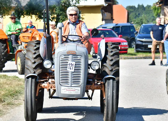 Gertraud ist aus Niederschützing gekommen....