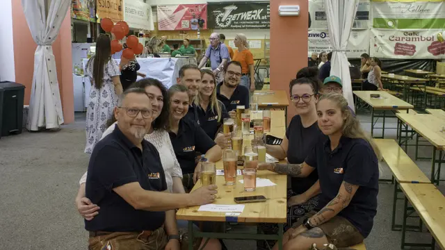 Birgit und Michael Mehlich, Alexandra und Johannes Müller, Claudia und Marius Baginski, Michelle Stepanek, Sarah Silver | Foto: Markus Achleitner
