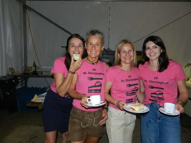 Melanie Matzinger, Gabriele Donner Birgit Priesching,
 Marina Hickersberger, Hatten viel zu tun in der Kaffeebar | Foto: Heribert Punz