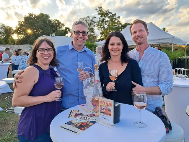 Elisabeth und Florian Spring, Claudia Mayrhofer und Andreas Zimmel freuten sich, dass es diesmal trocken blieb.
 | Foto: Binder