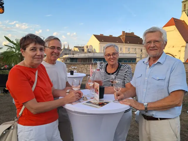 Ilka und Dimo Karaivanva und Sonja und Herbert Müller besuchten gemeinsam die Salsa Night. | Foto: Binder