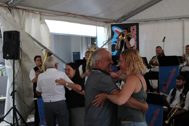Die Blecharanka sorgen für die richtige Tanzstimmung.