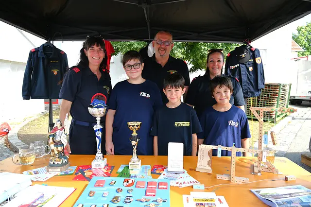 FF Albrechtsberg-Neubach: Jugendbetreuerin Stefanie Willhalm, Marvin, Maximilian, Pedram und Stefan Molnar | Foto: Gerlinde Siebenhandl