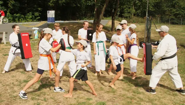 Shotokan Karate Do Rechnitz präsentierten sich unter der Leitung von Christian Zambach und begeisterte die Festgäste. | Foto: Peter Seper