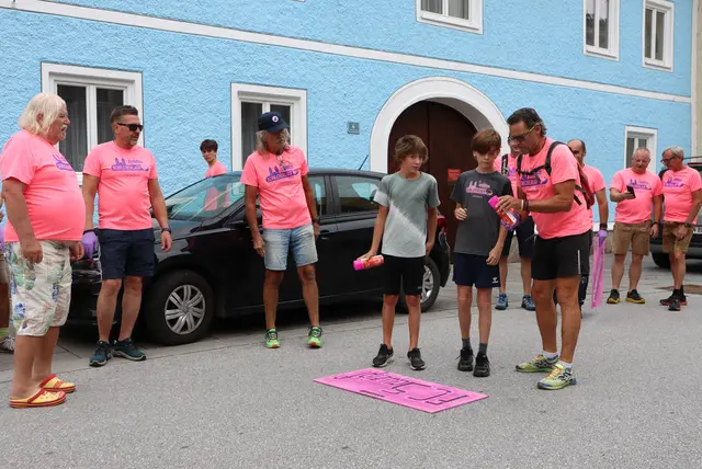 Auch die Youngsters durften an die Sprühdose | Foto: Gerhard Langmann