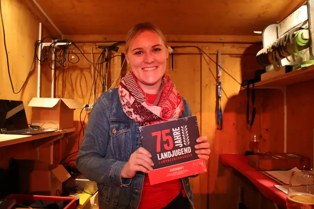 Die Festschrift mit 240 Seiten präsentierte Sigrid Schwarz.