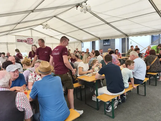 Ein Blick ins Zelt... | Foto: Günther Koch