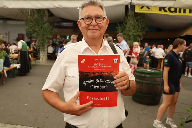 Ein Mann mit einem Buch