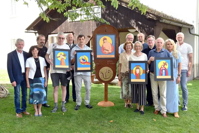 Viele Künstler sind für die Bilder am Kreuzweg verantwortlich. 