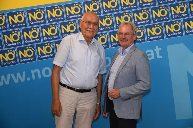 Bezirksobmann Richard Hartenbach und LT-Präs. Landesobmann Karl Wilfing. | Foto: NÖ Senioren 
