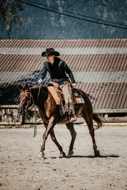 Petra Friedle mit ihrer Stute Emely. | Foto: Sonja Schroeter