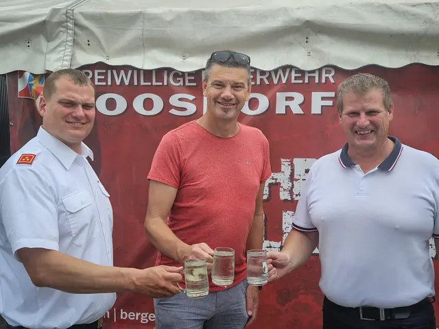 Feuerwehrkommandant HBI Gregor Mittelstrasser, Bürgermeister Thomas Vasku und Bezirksfeuerwehrkommandant LFR Manfred Babinger (v.l.n.r.) | Foto: Freiwillige Feuerwehr Loosdorf