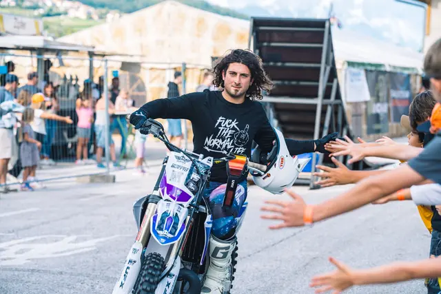 Francesco Buetto kam extra aus Italien, um in Fulpmes zu begeistern. | Foto: Pernsteiner