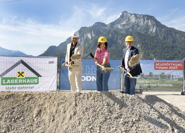 Foto Spatenstich, Grödigs Bürgermeister Herbert Schober, RVS-Geschäftsleiterin Anna Doblhofer-Bachleitner, RLS-Geschäftsführer Martin Schiller (v.l.n.r.). | Foto: RVS