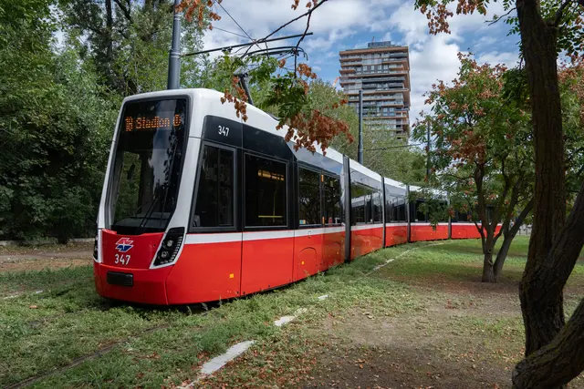 Die Linie 18 ist ab 5. September auf der neuen Strecke von der U3-Station Schlachthausgasse bis zur U2-Station Stadion unterwegs.  | Foto: Kaja Sade Jerabek/MeinBezirk
