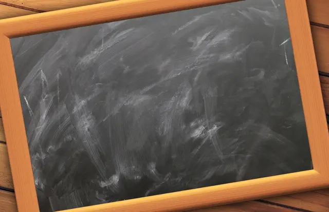 Karl Schäffer wurde im Rahmen des Schulheurigen der LFS Mistelbach für seine 40-jährige Tätigkeit an der Schule ausgezeichnet. (Symbolfoto)  | Foto: pixabay / geralt