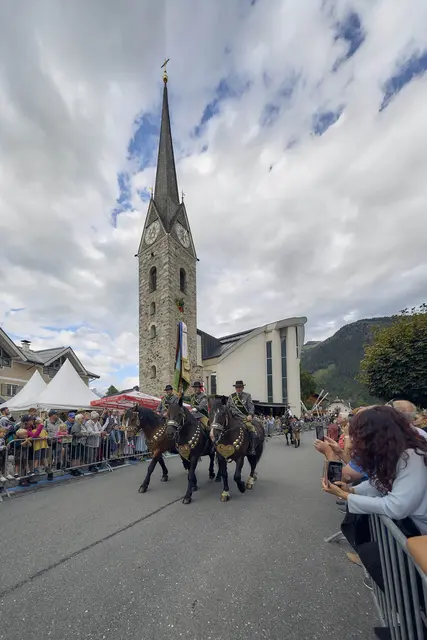 Ganz im Zeichen von Volksmusik, Brauchtum und gelebter Tradition stand Maishofen am Samstag, 22. August. Das traditionelle Bauernherbst-Dorffest lockte zahlreiche Einheimische und Gäste ins Ortszentrum . | Foto: Daniel Roos