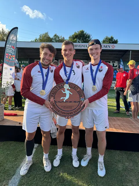 Jan Holzweber, Gustav Gürtler und Michael Hölzl holen mit dem Nationalteam den Europameistertitel. | Foto: TV Enns