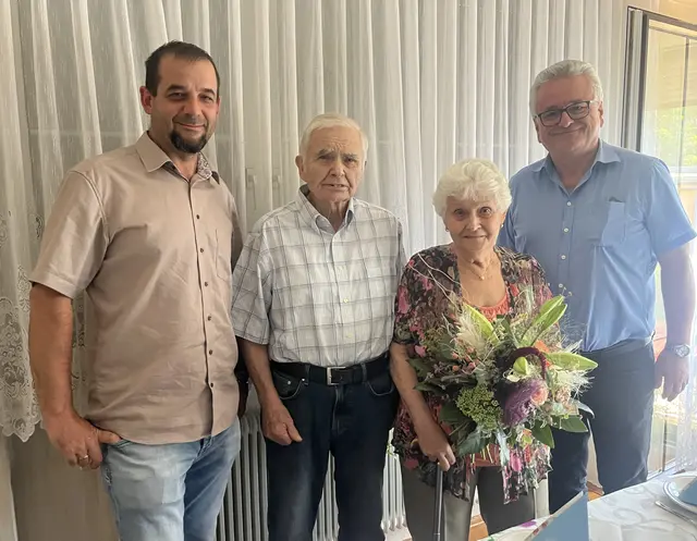 Vizebürgermeister Christian Pfarr, Horst Fuhrmann, Maria Fuhrmann und Bürgermeister Alfred Kridlo. | Foto: Gemeinde